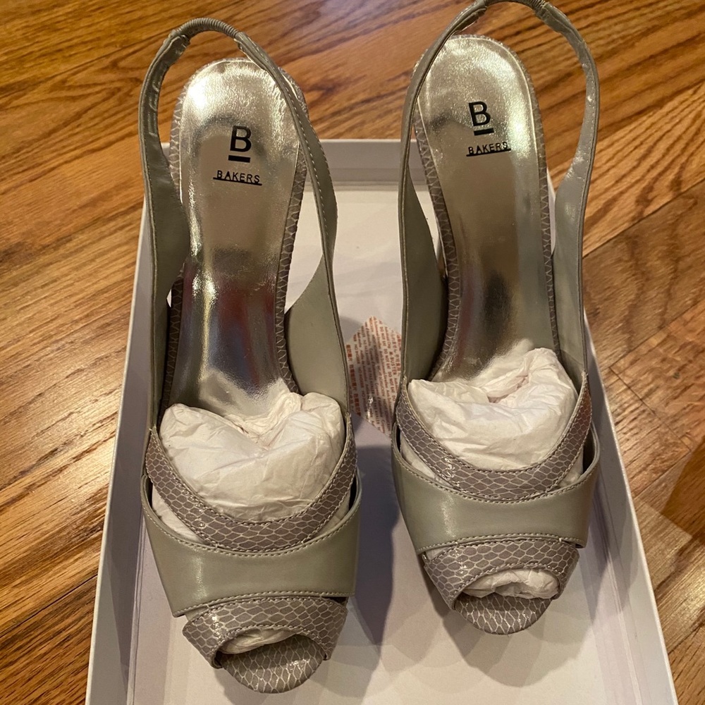 Bakers gray heels